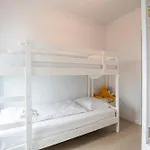Perfectly Situated With Amazing Views Apartmán *