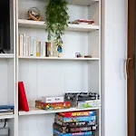 Perfectly Situated With Amazing Views Apartmán *