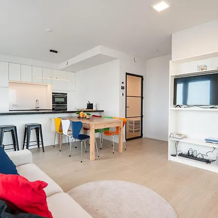 Perfectly Situated With Amazing Views Ostende