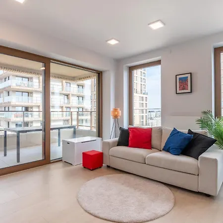 Perfectly Situated With Amazing Views *