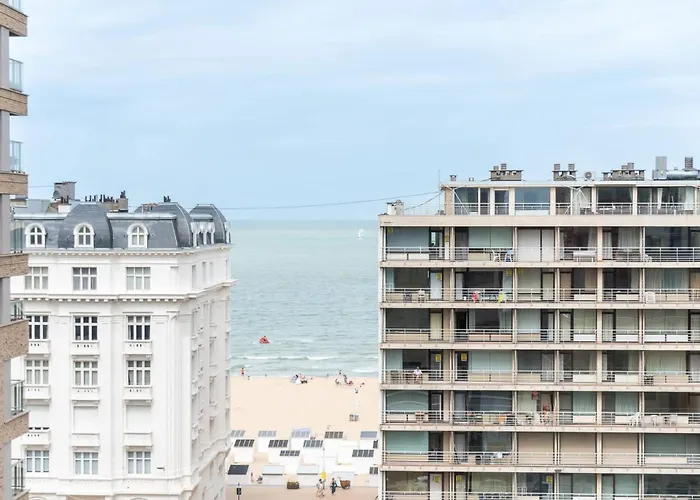 Perfectly Situated With Amazing Views Appartement Oostende